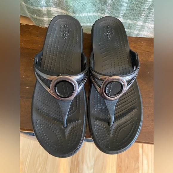 Crocs Sanrah embellished wedge sandal size 7 - Picture 4 of 5